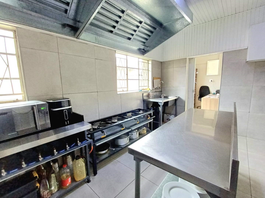 6 Bedroom Property for Sale in Bayswater Free State